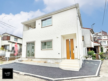 現地外観写真　角地につき陽当り良好です！  