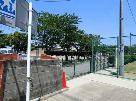 周辺環境　幼稚園・保育園 931m 岩戸幼稚園