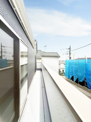 バルコニー　2部屋から使用可能で便利なバルコニー！