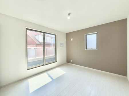その他内観　内装■落ち着いた色合いのお部屋で穏やかな時間を楽しめます