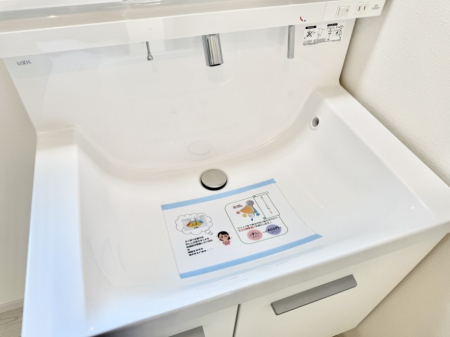 その他内観　設備■手洗いや顔を洗う時も快適に使える便利なシャワー