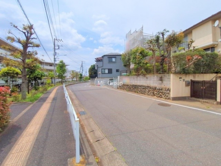 現地外観写真　外観■家族とのお出かけが楽しくなる環境です