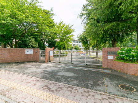 周辺環境　その他環境写真 350m 福生市立福生第三小学校