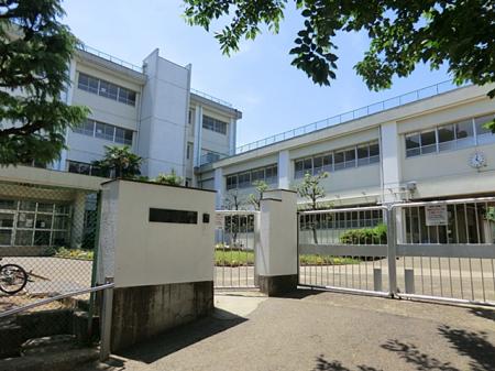 周辺環境　小学校 1090m 川崎市立千代ヶ丘小学校