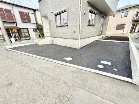 　外観■自宅にある駐車スペースなので安心ですね