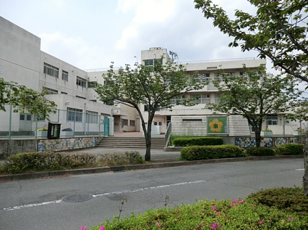 周辺環境　小学校 1120m 町田市立小山田南小学校