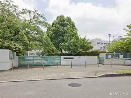 周辺環境　中学校 1520m 町田市立小山田中学校