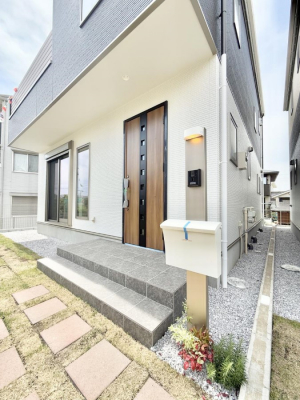 玄関　玄関はお家の顔！おしゃれな玄関アプローチでお客様をお迎え！  