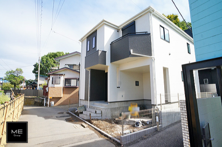 現地外観写真　落ち着いたお洒落な外観  