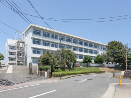 周辺環境　中学校 2200m 綾瀬市立城山中学校
