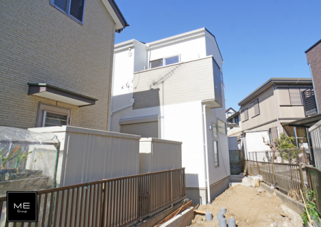 現地外観写真　外観■家族の思い出が育つ住まいです