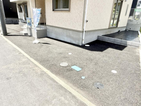 　外観■毎日の駐車が快適に