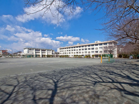 周辺環境　小学校 600m 藤沢市立大越小学校
