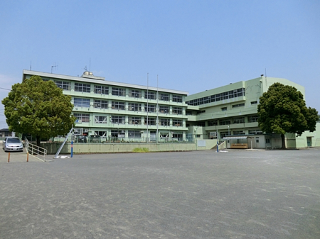 周辺環境　小学校 800m 厚木市立清水小学校