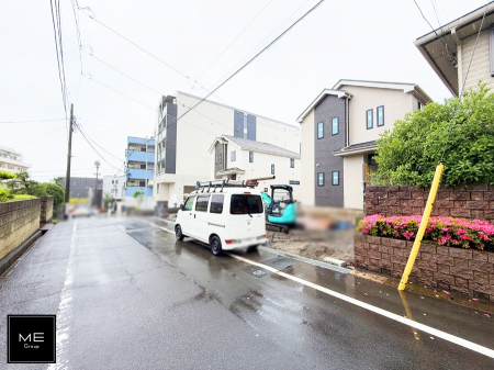 現地外観写真　小学校まで徒歩5分！お子さまの通学も安心です
