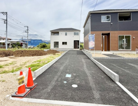 現地外観写真　近隣に生活施設充実！便利な住環境  
