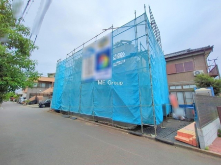 現地外観写真　暮らしを彩る充実した設備仕様が備わった新築戸建  