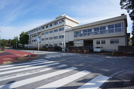 周辺環境　小学校 1390m 小田原市立東富水小学校
