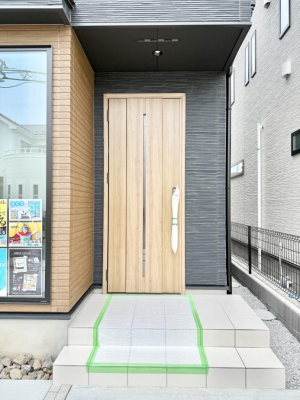 玄関　玄関はお家の顔！おしゃれな玄関アプローチでお客様をお迎え！  