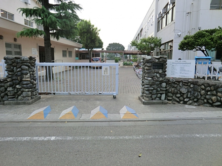 周辺環境　小学校 240m 国立市立国立第六小学校