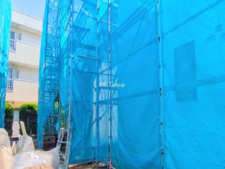現地外観写真　暮らしを彩る充実した設備仕様が備わった新築戸建