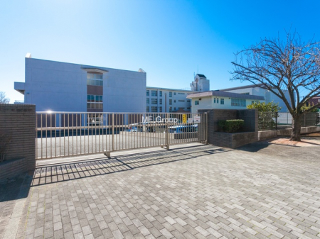 周辺環境　中学校 600m 横浜市立岩井原中学校