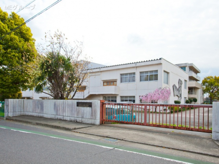 周辺環境　中学校 1300m 愛川町立愛川東中学校