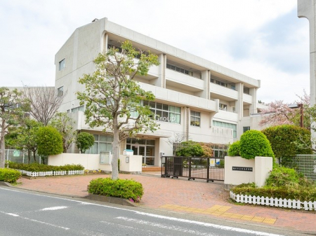 周辺環境　中学校 700m 藤沢市立第一中学校