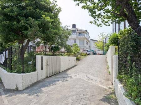 周辺環境　中学校 140m 横浜市立茅ケ崎中学校