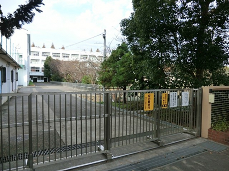 周辺環境　中学校 3100m 横浜市立都岡中学校