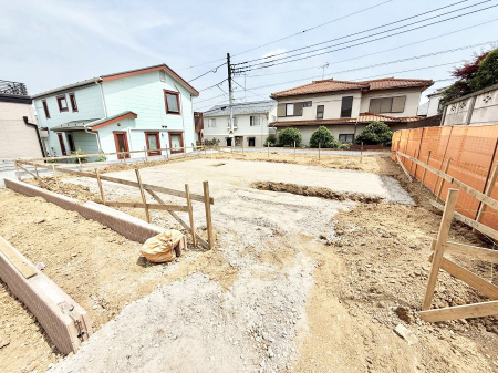 現地外観写真　暮らしを彩る充実した設備仕様が備わった住まい
