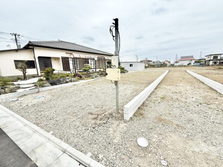 現地外観写真　暮らしを彩る充実した設備仕様が備わった住まい