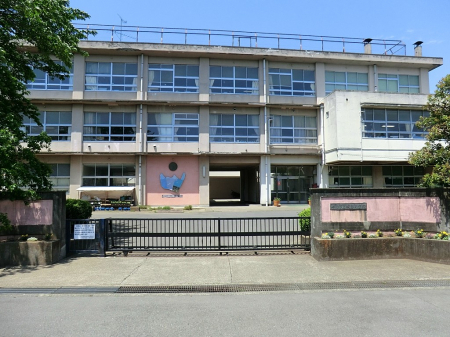 周辺環境　小学校 1100m 平塚市立城島小学校