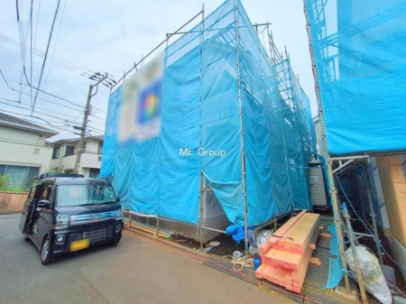 現地外観写真　暮らしを彩る充実した設備仕様が備わった新築戸建